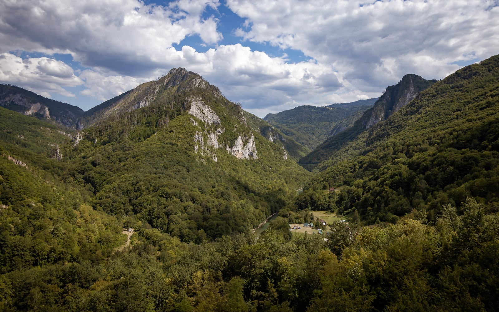 Blick von der Brücke ins Tara-Tal Blick von der Brücke ins Tara-Tal