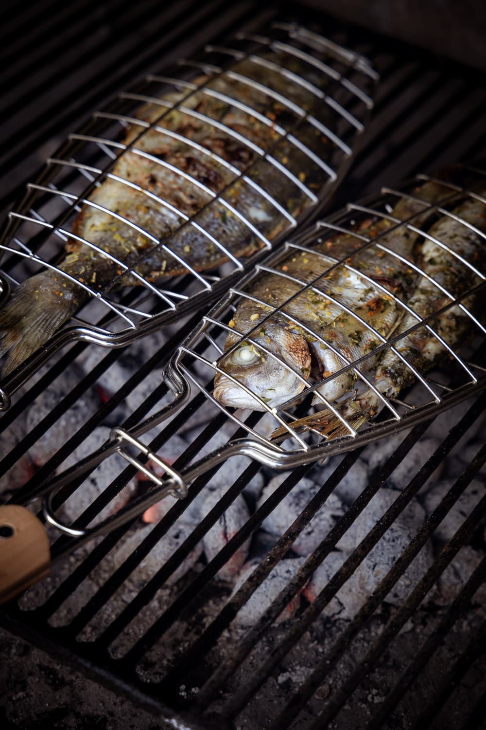 Fische auf Grill